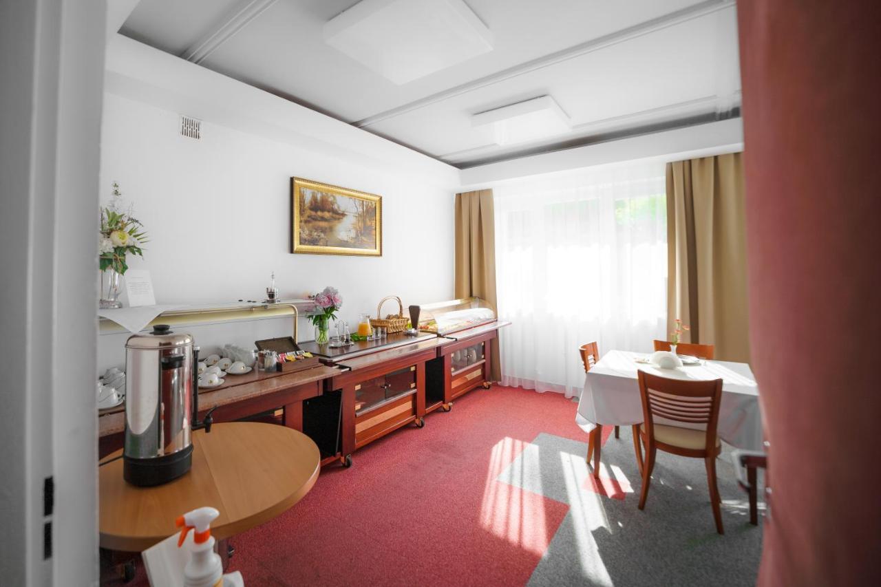 Elita Hotel & Restauracja イボニチ・ズドルイ エクステリア 写真